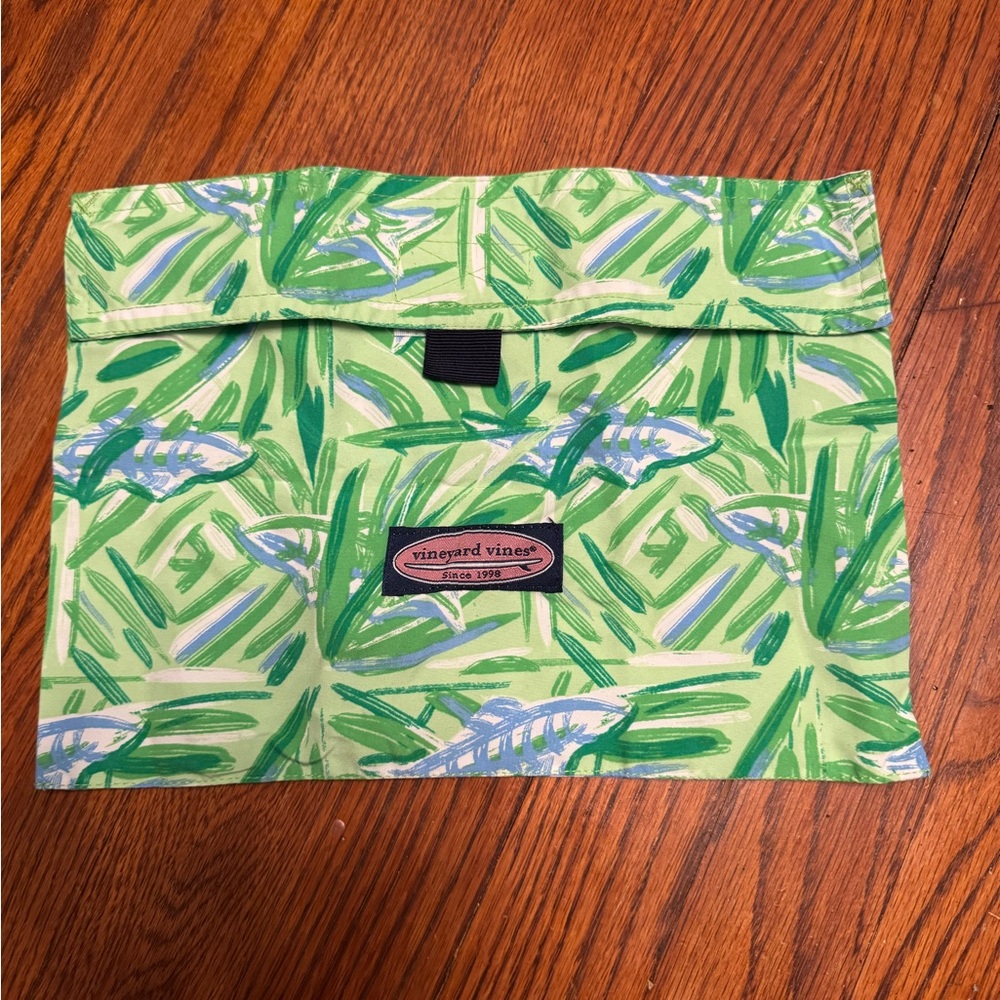 Vineyard Vines Green Floral Fish Bamboo Small Cloth Foldable Closure Bag